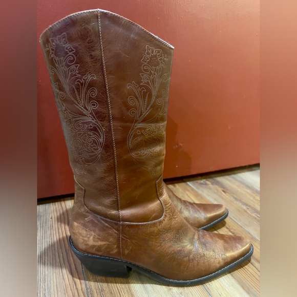 Floral Embossed Leather Tall Cowboy Boots Cognac Brown Size 8| Cottage Cabincore - Picture 3 of 11